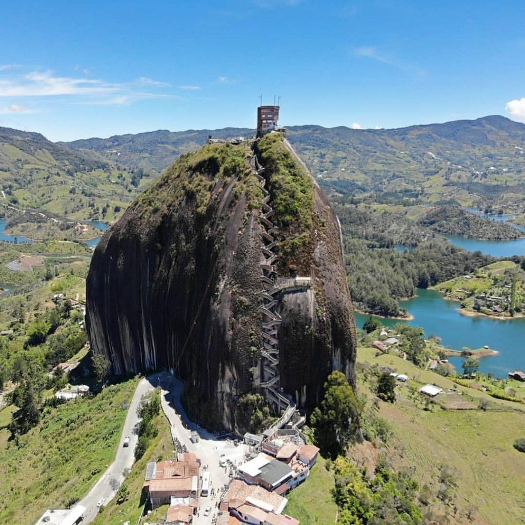 O Que Fazer Proximo A Medellin Penon De Guatape