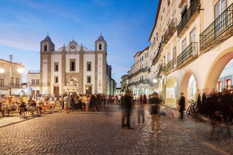 Evora Parada Monumental En El Alentejo